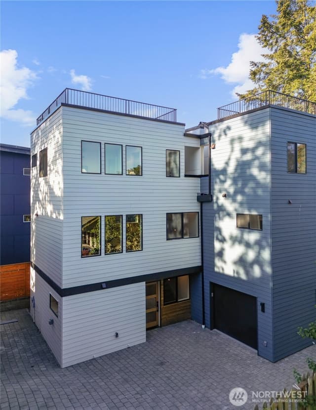 Property photo for 11733 Durland Avenue NE #B, Seattle photo 3
