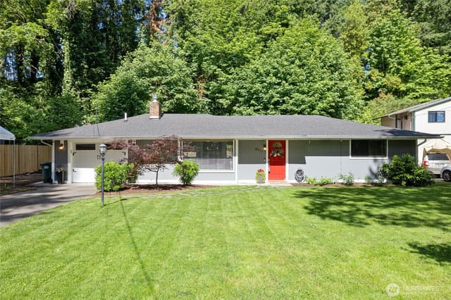 Property photo for 8211 118th Street Ct SW, Lakewood photo 3