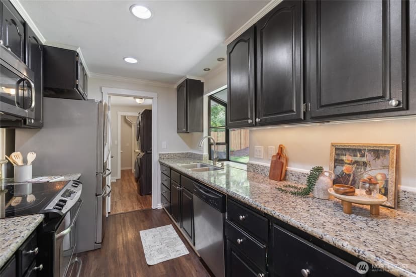 Property photo for 8211 118th Street Ct SW, Lakewood photo 12
