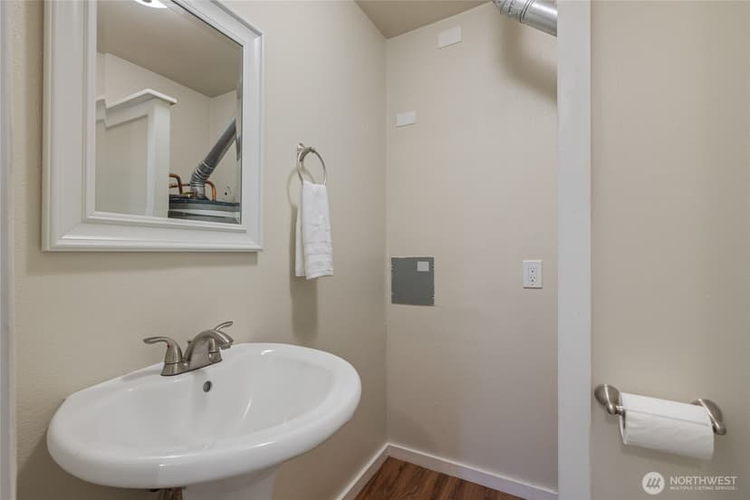 Property photo for 8211 118th Street Ct SW, Lakewood photo 13