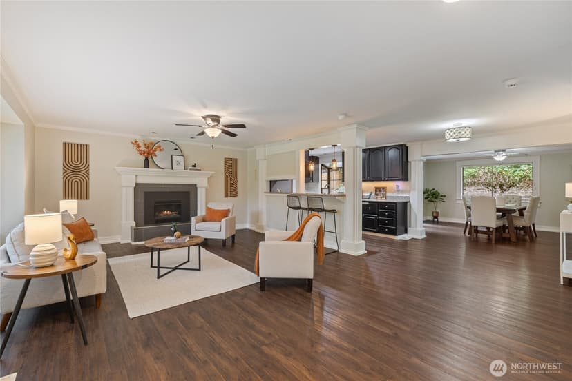 Property photo for 8211 118th Street Ct SW, Lakewood photo 6