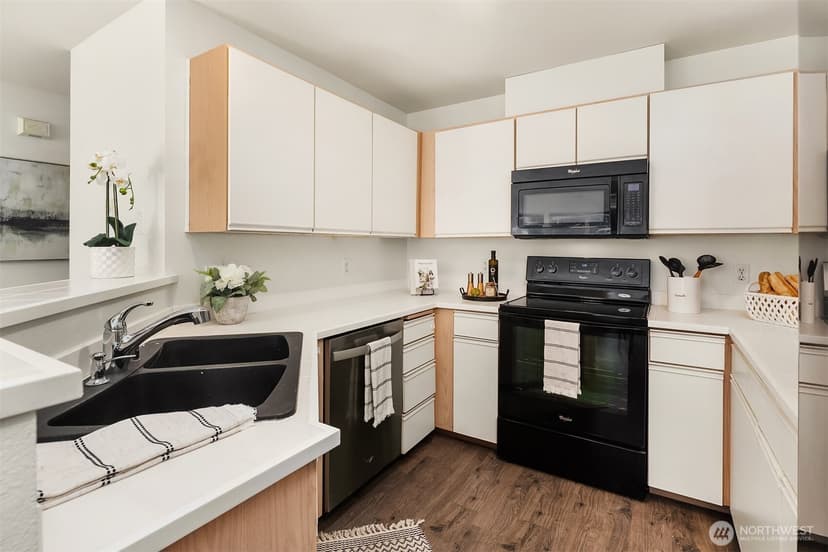 Property photo for 9210 Market Pl #D201, Lake Stevens photo 7