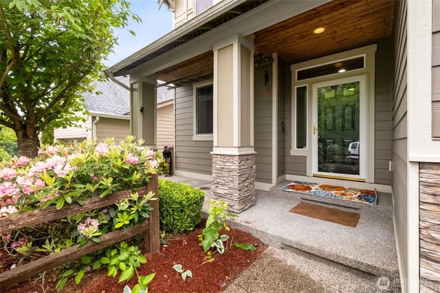 Property photo for 4411 S 330 Place, Federal Way photo 2