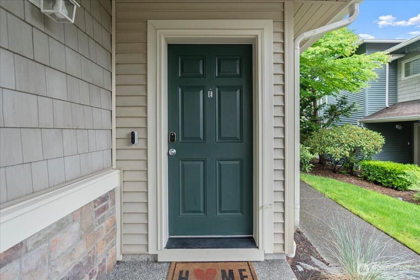 Property photo for 6121 Hazel Avenue SE #E, Auburn photo 3