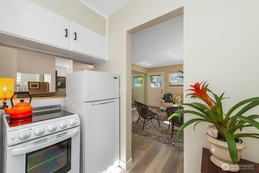 Property photo for 4407 SW Alaska Street #11, Seattle photo 6