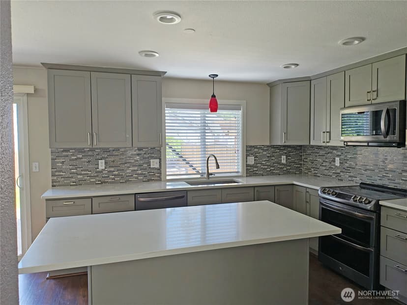 Property photo for 18221 SE 260th Place, Covington photo 9