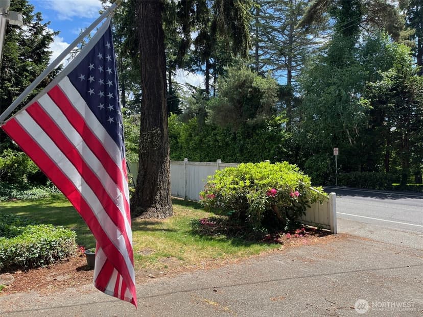 Property photo for 9100 Lake Washington Boulevard NE, Bellevue photo 7