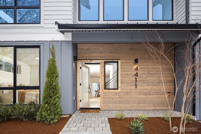Property photo for 4411 1st Avenue NE, Seattle photo 2