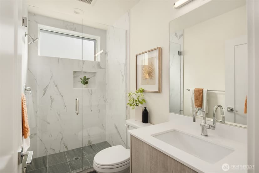 Property photo for 4411 1st Avenue NE, Seattle photo 12