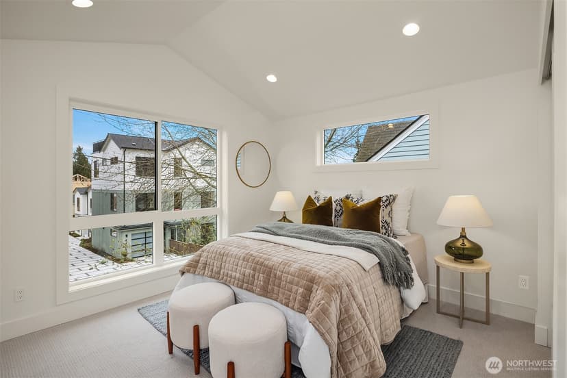 Property photo for 4411 1st Avenue NE, Seattle photo 18