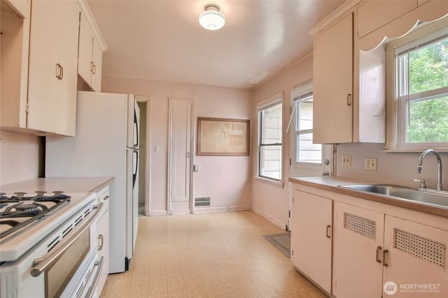 Property photo for 1224 SW 158th Street, Burien photo 5