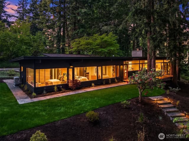 Property photo for 14841 SE 54th Street, Bellevue photo 2