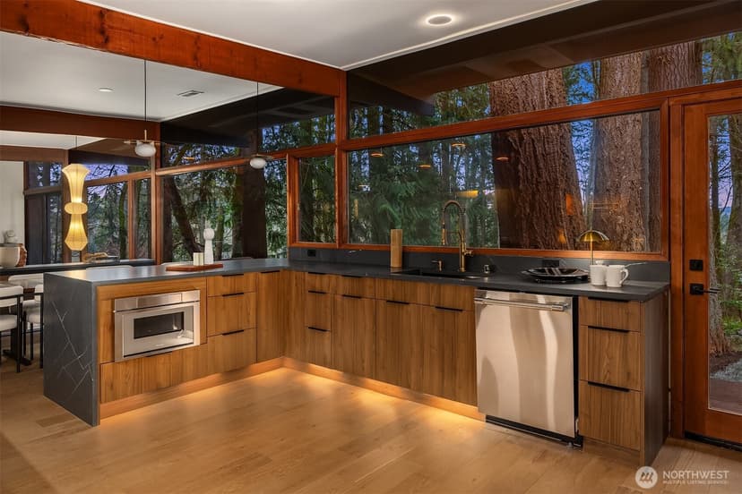 Property photo for 14841 SE 54th Street, Bellevue photo 14