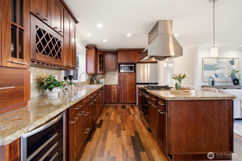 Property photo for 8338 NE Juanita Drive, Kirkland photo 13