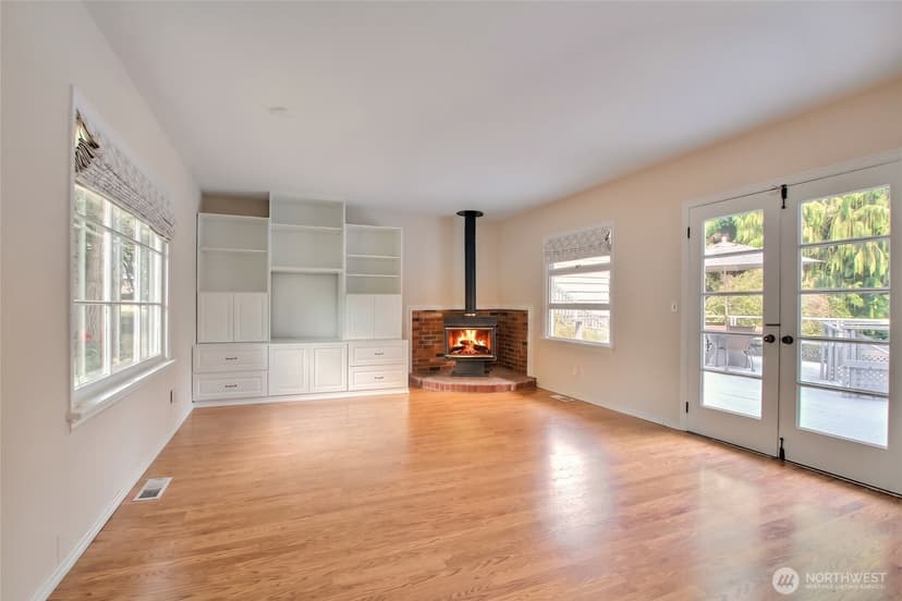 Property photo for 2250 NE 175th Street, Shoreline photo 4