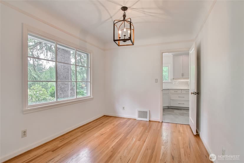 Property photo for 2250 NE 175th Street, Shoreline photo 6