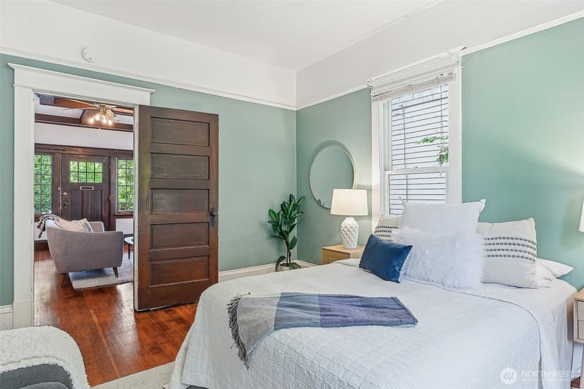 Property photo for 4651 1st Avenue NE, Seattle photo 15
