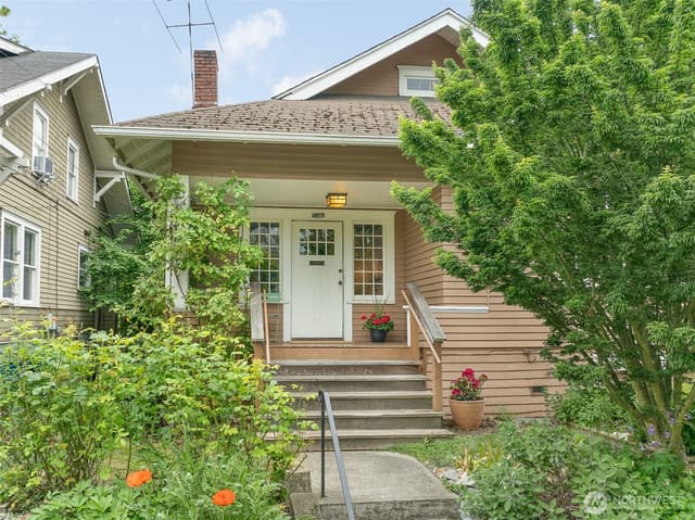 Property photo for 4651 1st Avenue NE, Seattle photo 2