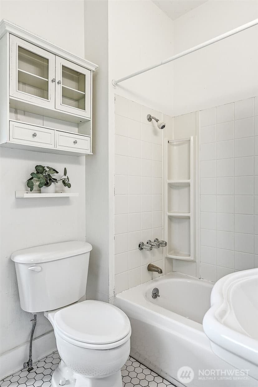 Property photo for 4651 1st Avenue NE, Seattle photo 22