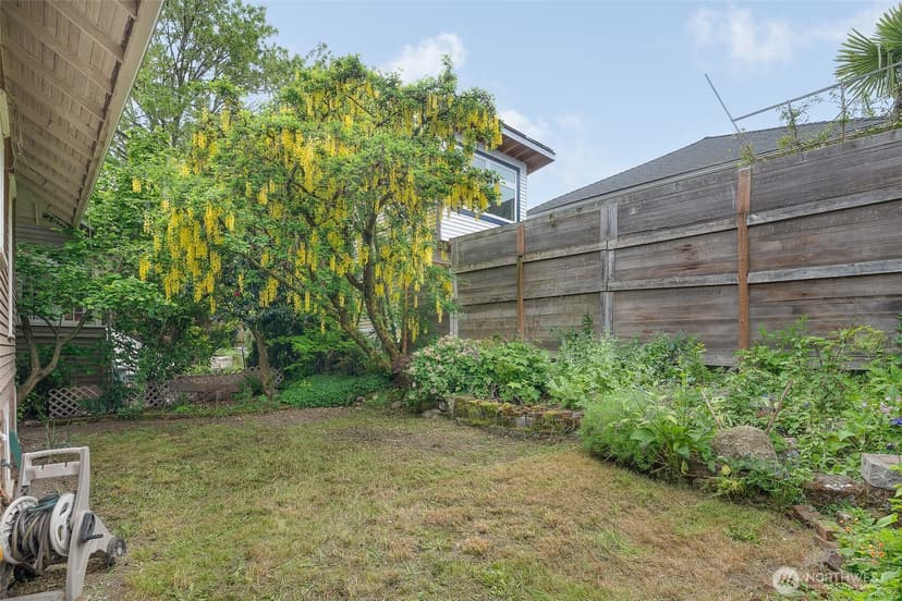 Property photo for 4651 1st Avenue NE, Seattle photo 23
