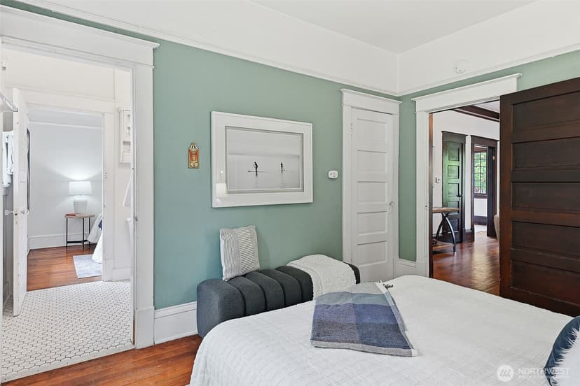 Property photo for 4651 1st Avenue NE, Seattle photo 17