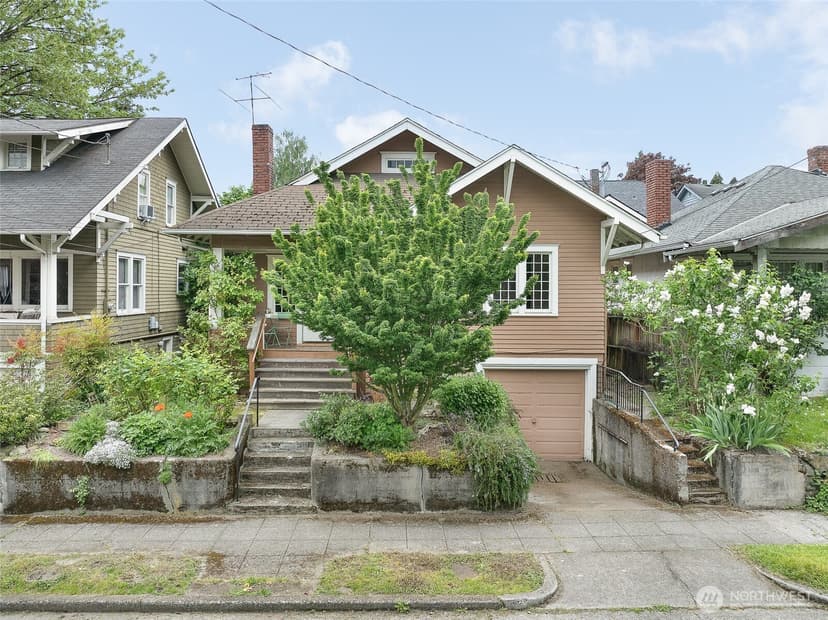 Property photo for 4651 1st Avenue NE, Seattle photo 3
