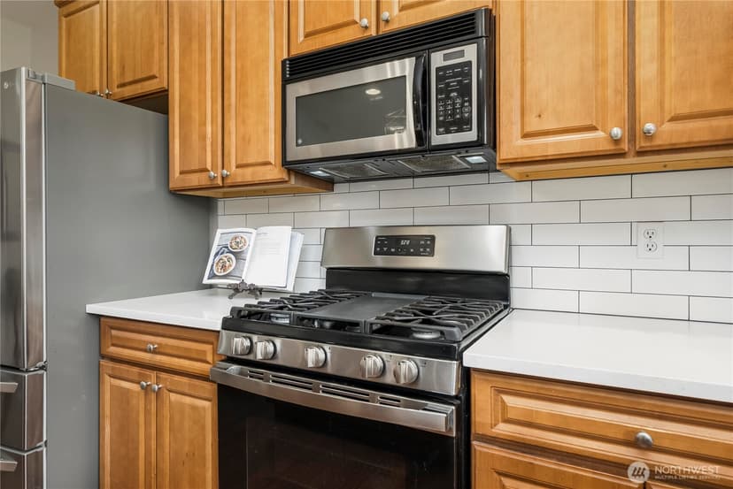 Property photo for 22625 SE 271st Street, Maple Valley photo 9