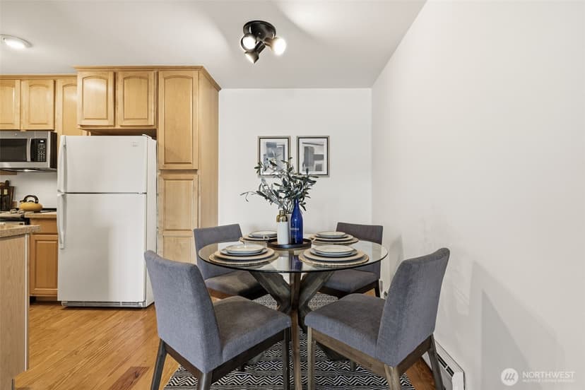 Property photo for 515 S Lake Street #204, Kirkland photo 12