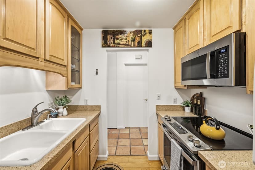 Property photo for 515 S Lake Street #204, Kirkland photo 14