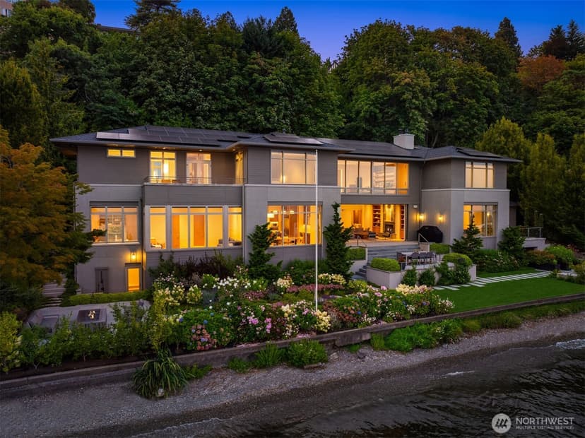Property photo for 4911 NE Laurelcrest Lane, Seattle photo 2