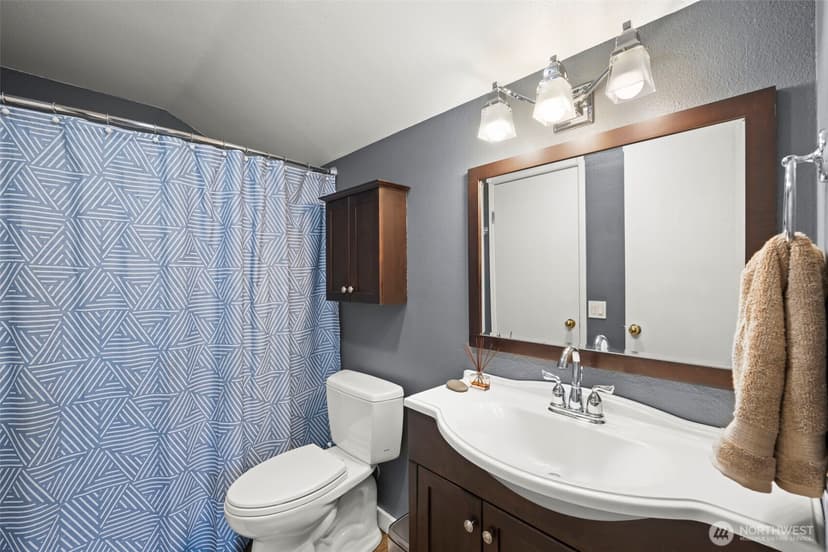 Property photo for 2052 E Wright Avenue, Tacoma photo 9