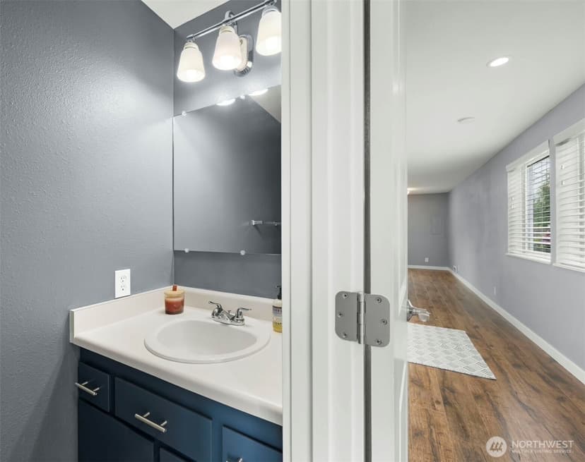 Property photo for 2052 E Wright Avenue, Tacoma photo 11