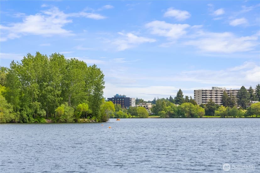 Property photo for 811 NE 66th Street, Seattle photo 33