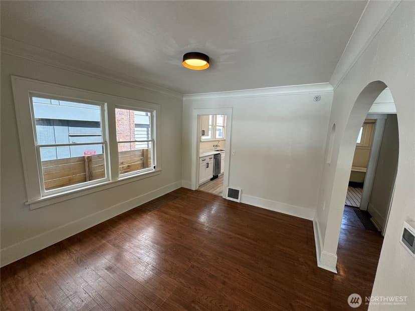 Property photo for 811 NE 66th Street, Seattle photo 6