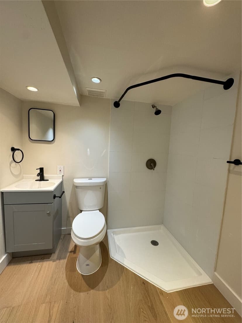 Property photo for 811 NE 66th Street, Seattle photo 18