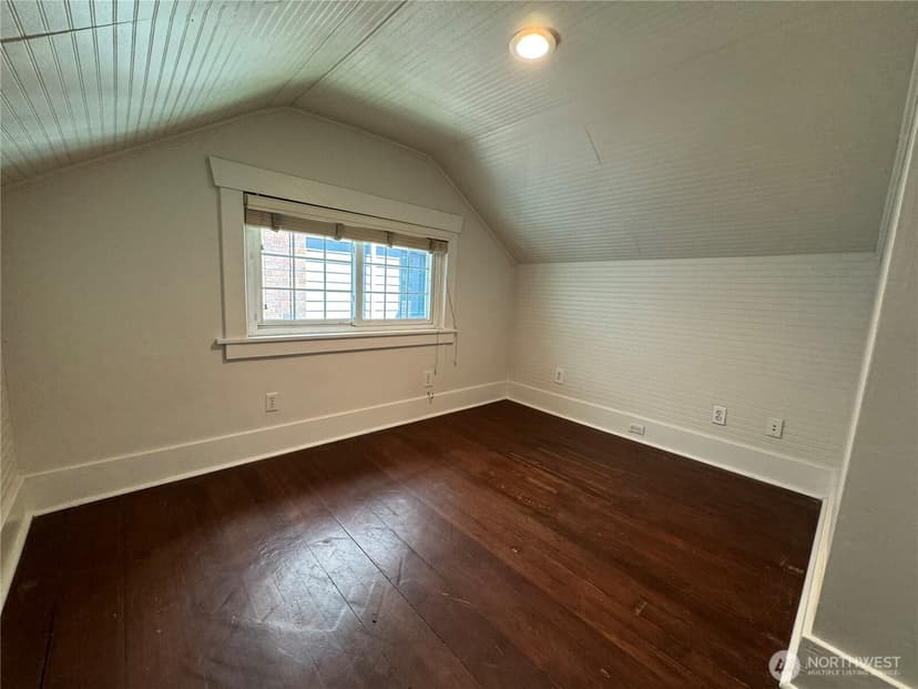 Property photo for 811 NE 66th Street, Seattle photo 15
