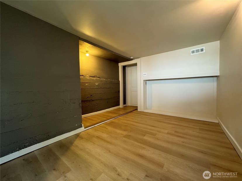 Property photo for 811 NE 66th Street, Seattle photo 20
