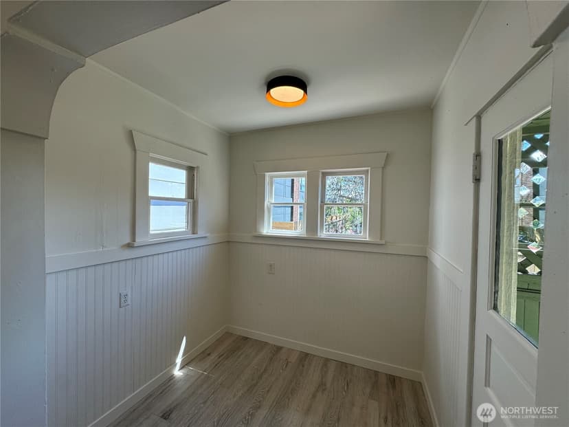 Property photo for 811 NE 66th Street, Seattle photo 9