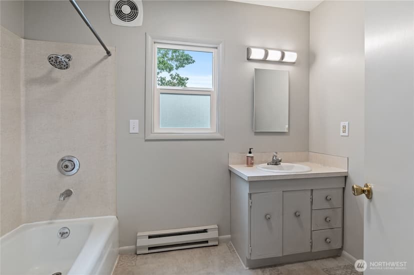 Property photo for 6411 Lake Grove Street SW, Lakewood photo 26