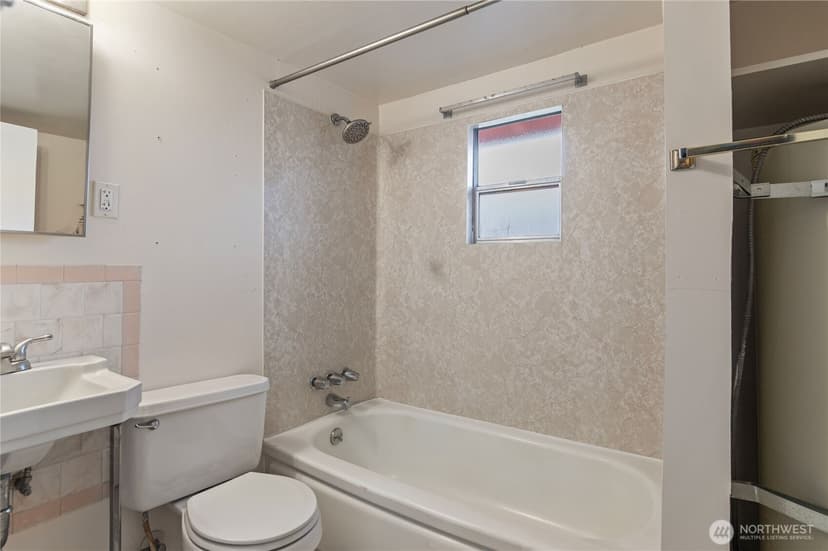 Property photo for 6411 Lake Grove Street SW, Lakewood photo 31