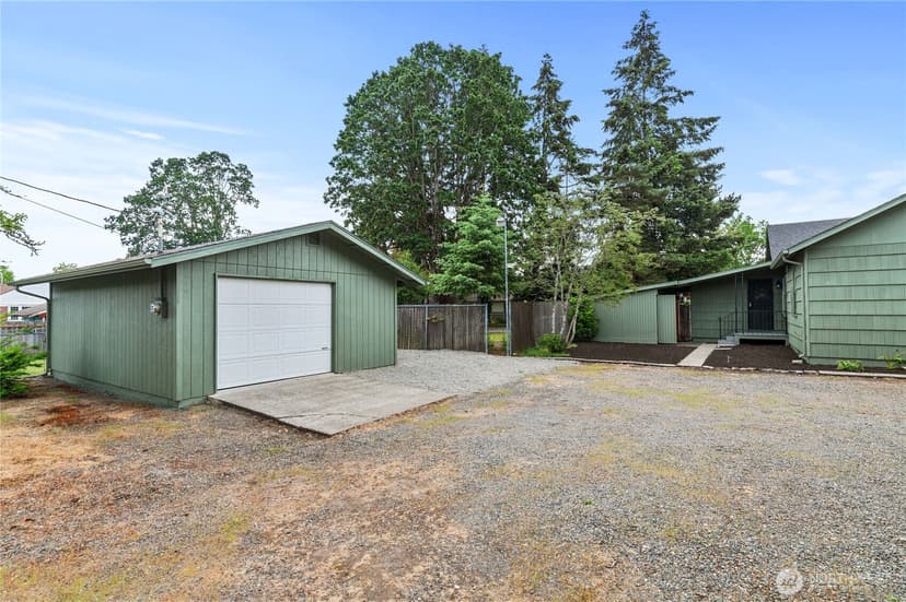 Property photo for 6411 Lake Grove Street SW, Lakewood photo 38