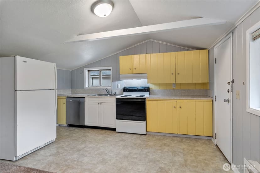 Property photo for 6411 Lake Grove Street SW, Lakewood photo 30