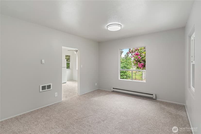 Property photo for 6411 Lake Grove Street SW, Lakewood photo 16