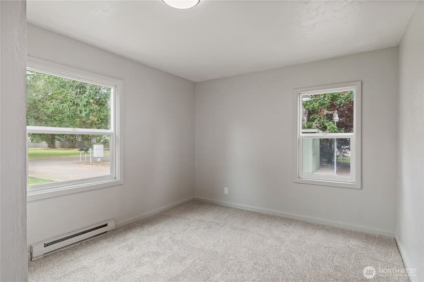 Property photo for 6411 Lake Grove Street SW, Lakewood photo 18