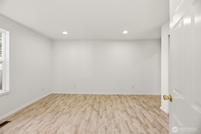 Property photo for 1710 36th Street, Everett photo 23