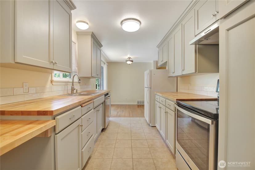 Property photo for 20627 7th Avenue S, Des Moines photo 11