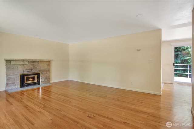 Property photo for 20627 7th Avenue S, Des Moines photo 4