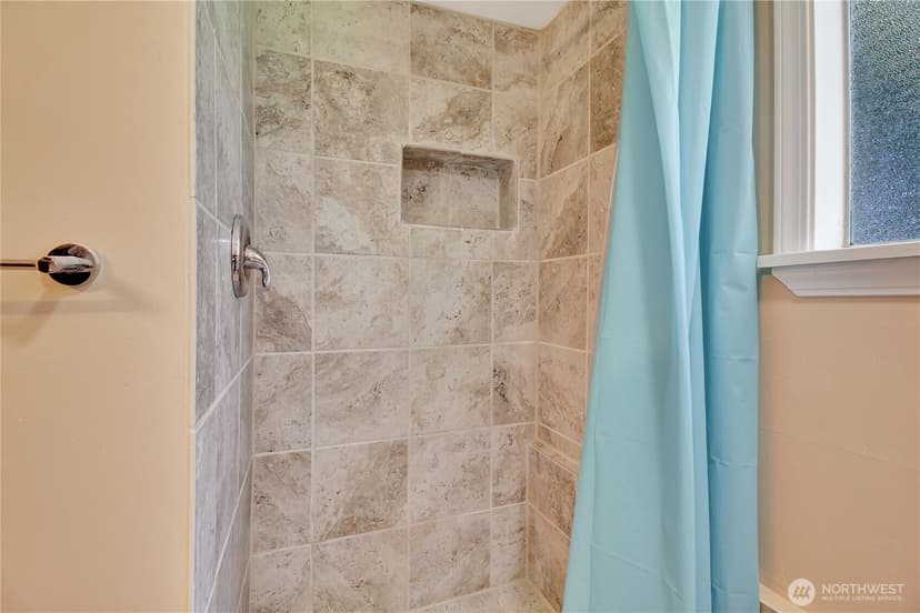 Property photo for 20627 7th Avenue S, Des Moines photo 23