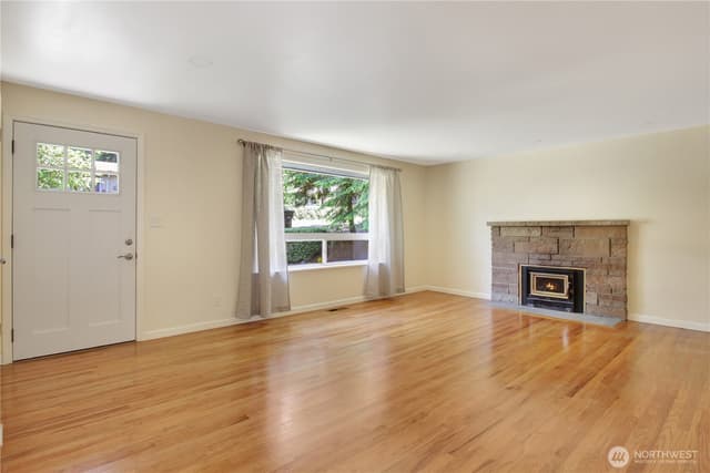 Property photo for 20627 7th Avenue S, Des Moines photo 3