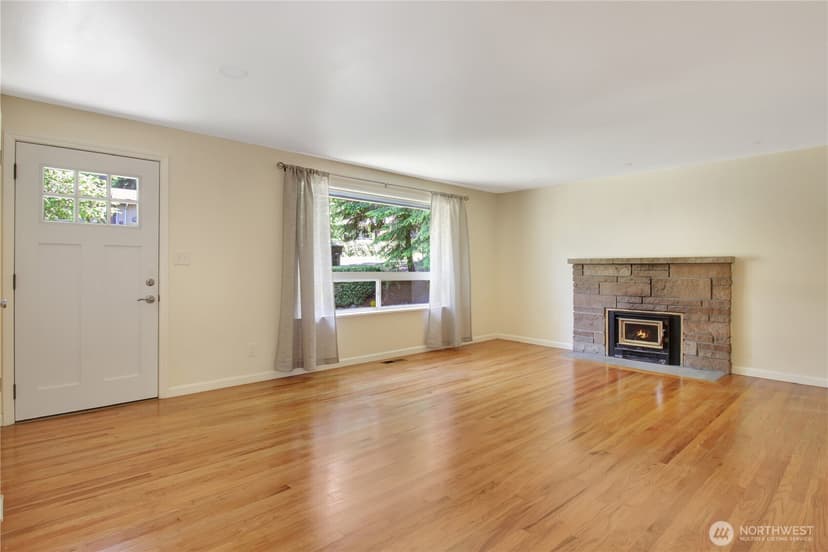 Property photo for 20627 7th Avenue S, Des Moines photo 3